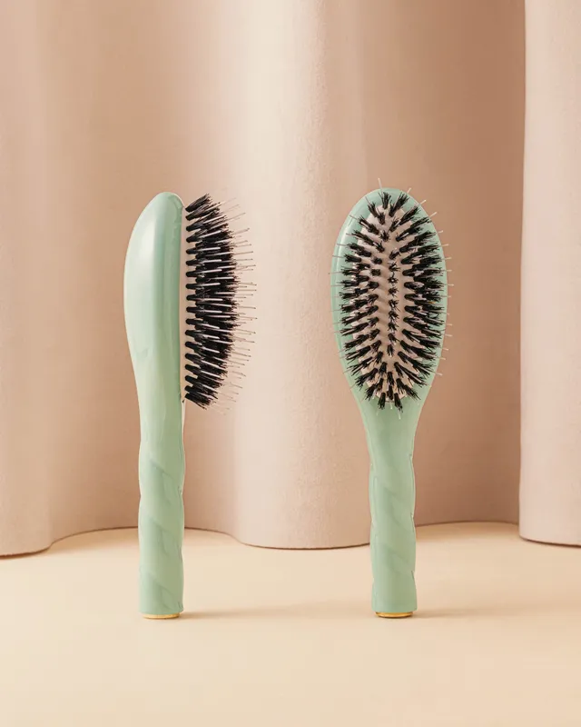 la-bonne-brosse-n-02-la-petite-brosse-d-m-lante-soin-l-indispensable-dition-limi image 1
