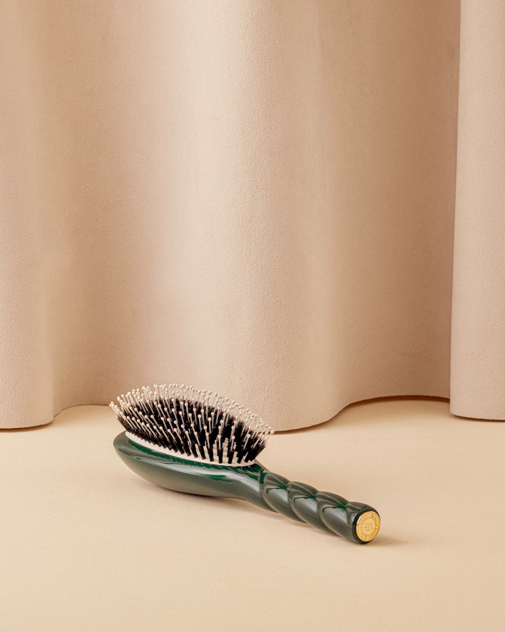 la-bonne-brosse-n-03-la-brosse-cuir-chevelu-sensible-l-indispensable-douceur-ver image 5