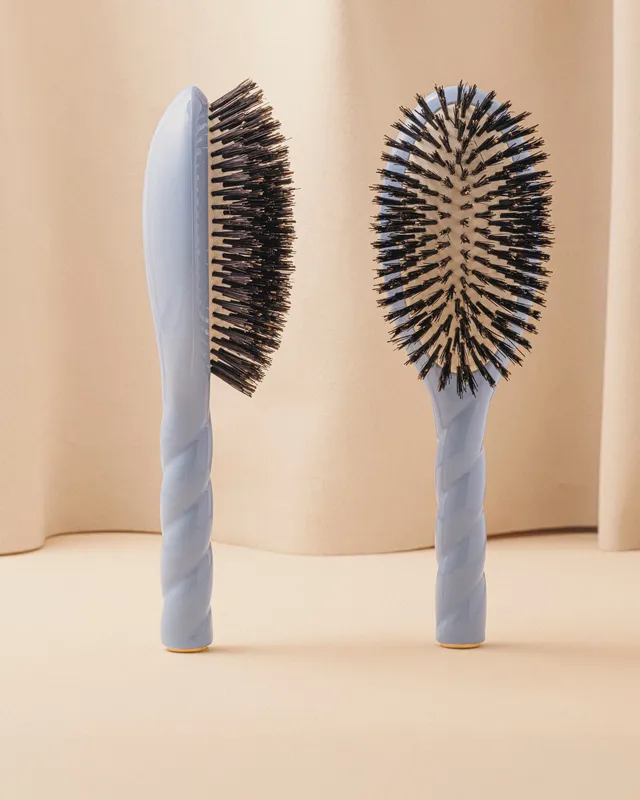la-bonne-brosse-n-01-la-brosse-brillance-soin-l-universelle-bleu-ciel image 1