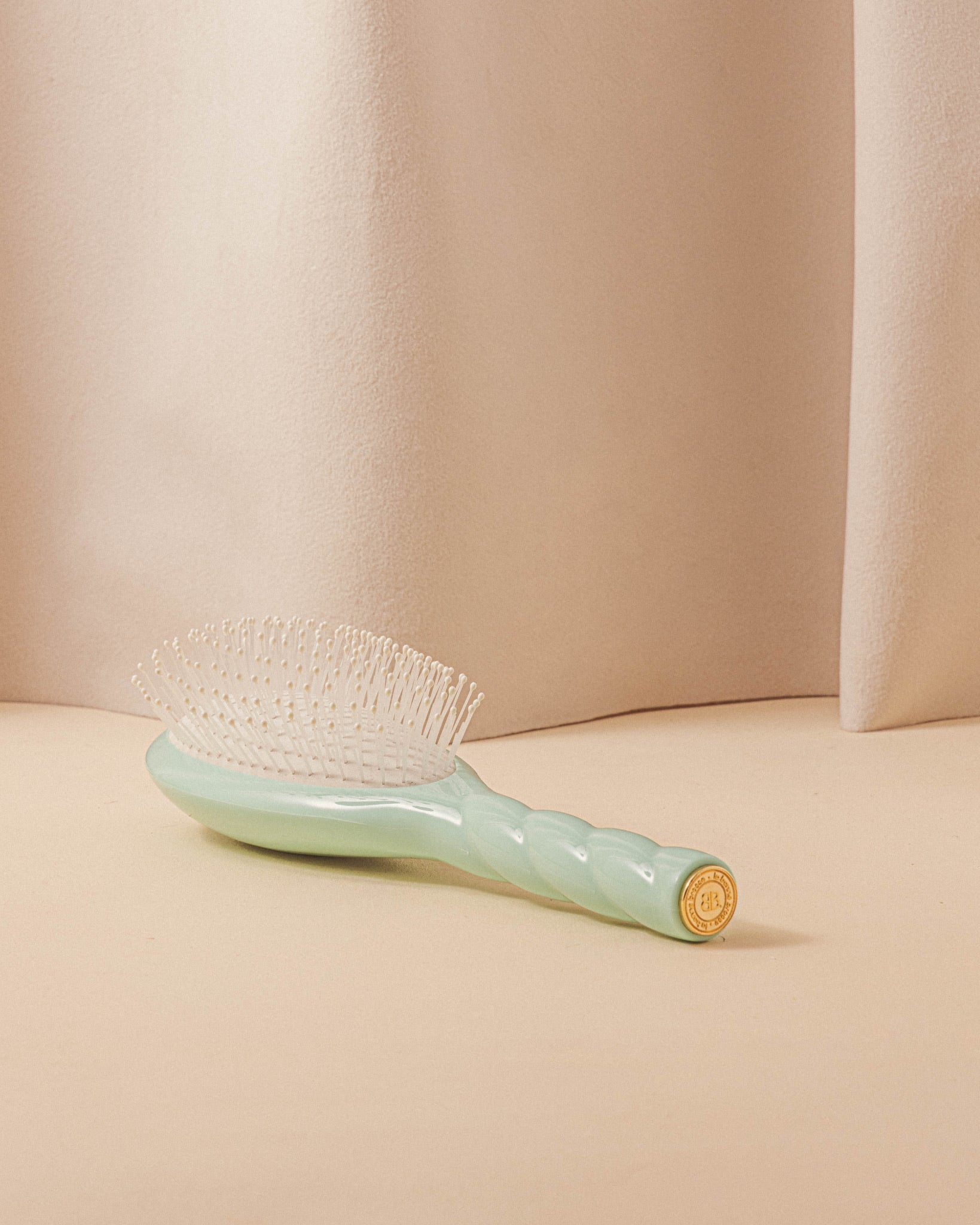 la-bonne-brosse-n-04-la-miracle-brosse-d-m-lante-massante-grande-bleu-lagon-diti image 5