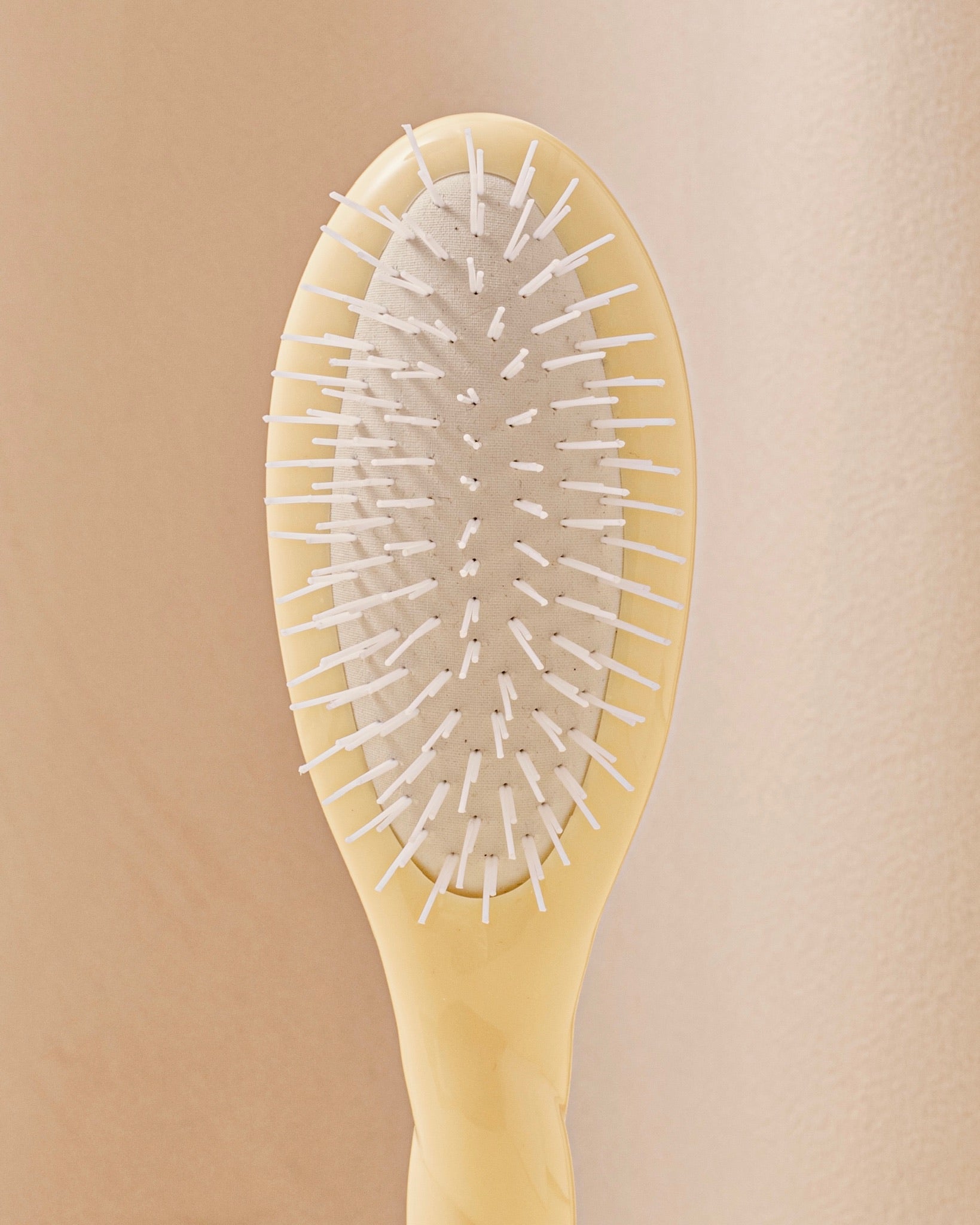 la-bonne-brosse-n-07-l-intense-petite-brosse-d-m-lante-stimulante-ivoire-cair image 3