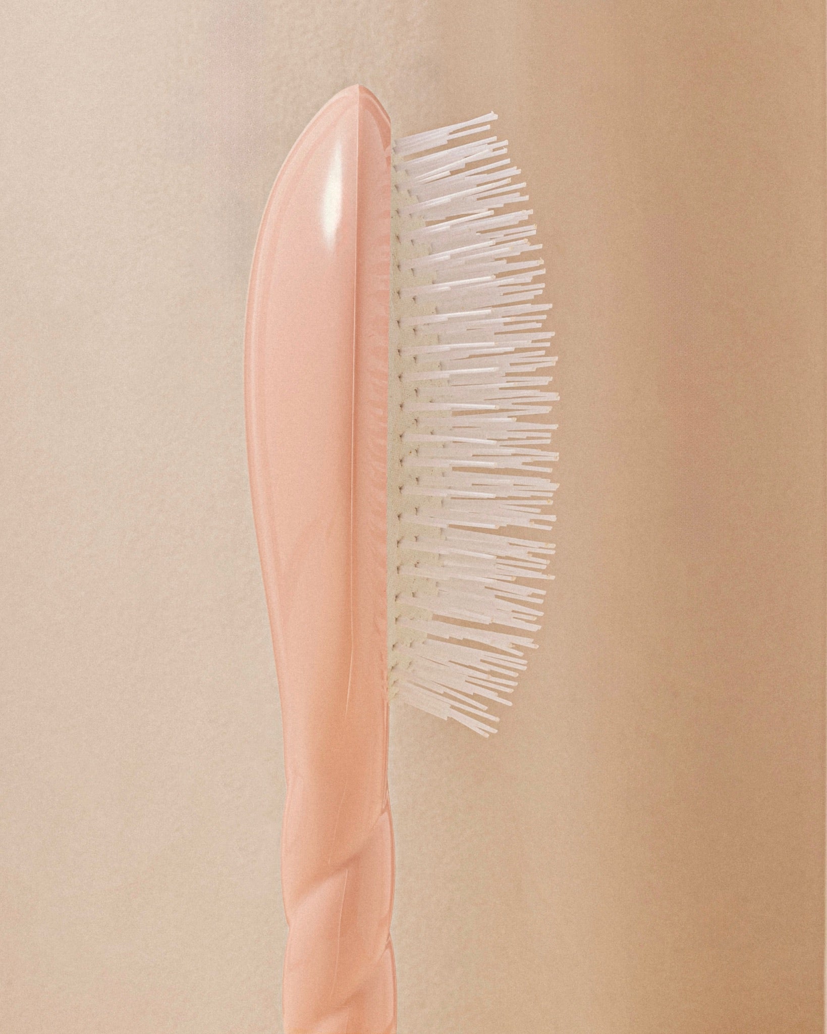 la-bonne-brosse-n-07-l-intense-brosse-d-m-lante-stimulante-grande-rose-poudr image 3