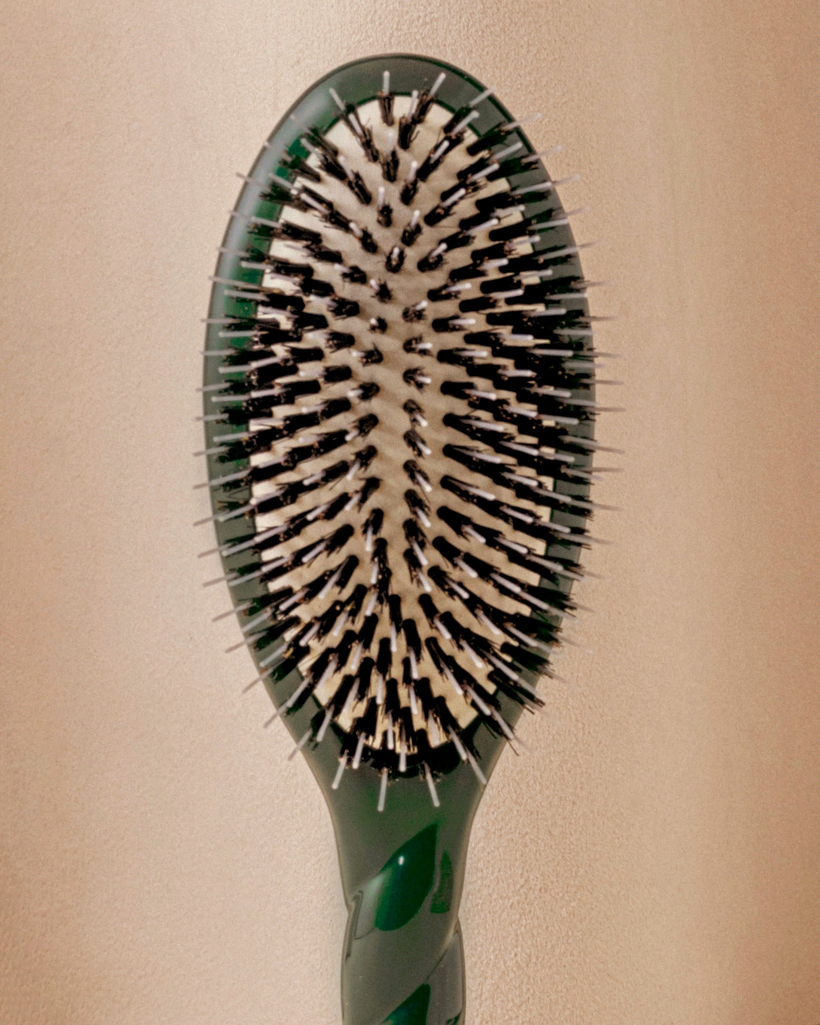 la-bonne-brosse-n-02-la-brosse-d-m-lante-soin-l-indispensable-vert-emeraude image 4