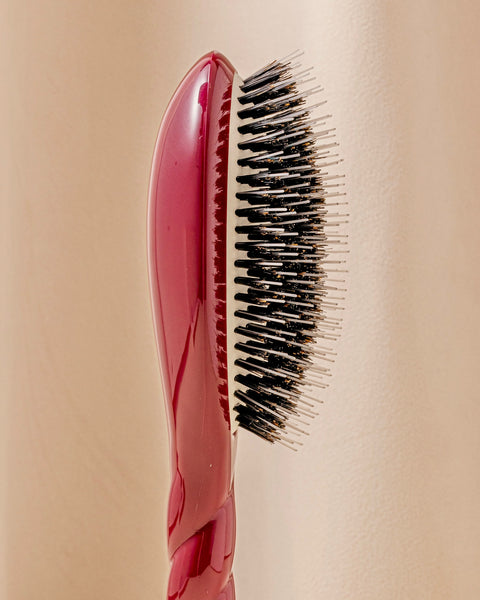 la-bonne-brosse-n-02-la-brosse-d-m-lante-soin-l-indispensable-rouge-cerise-grand image 3