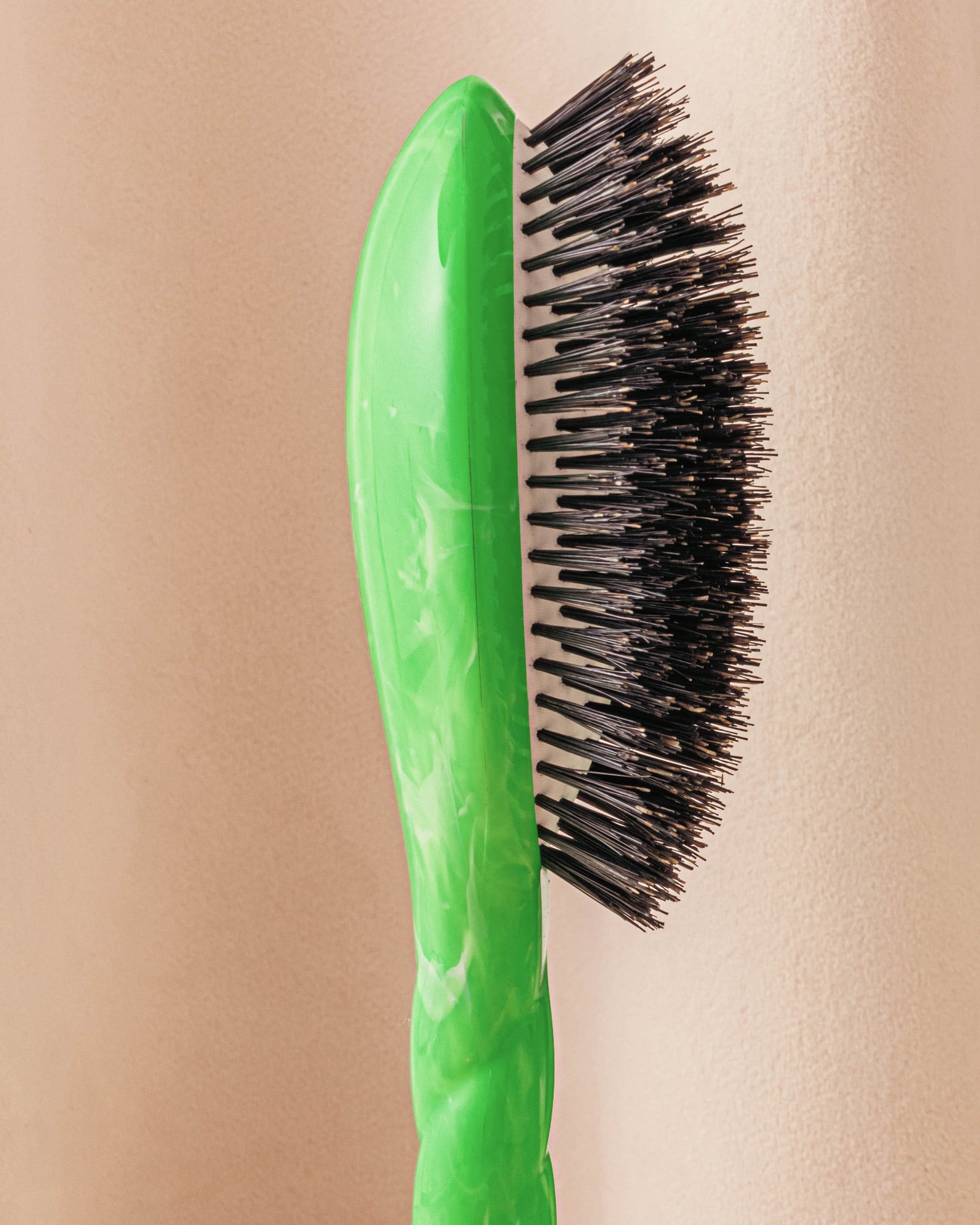 la-bonne-brosse-n-01-la-brosse-brillance-soin-l-universelle-roseanna-tie-dye-ver image 3