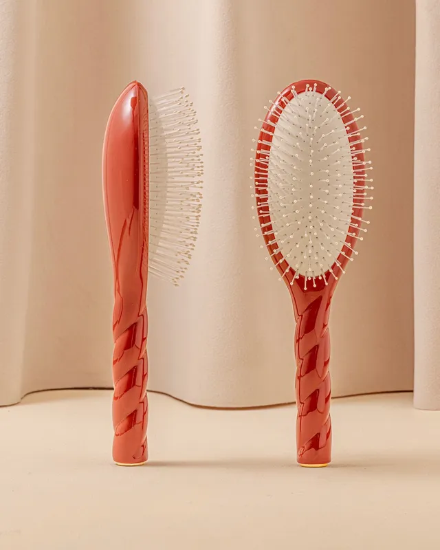 la-bonne-brosse-n-04-la-brosse-d-m-lante-massante-la-miracle-terre-battue image 1