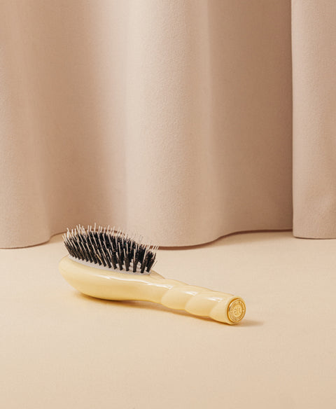 la-bonne-brosse-n-02-la-petite-brosse-d-m-lante-soin-l-indispensable-ivoire-cair image 5