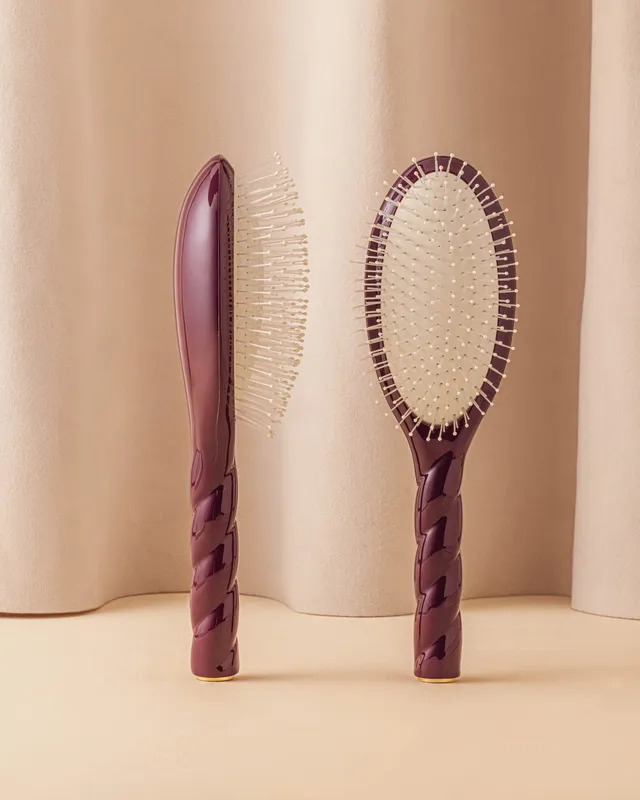 la-bonne-brosse-n-04-la-brosse-d-m-lante-massante-la-miracle-aubergine-dition-li image 1