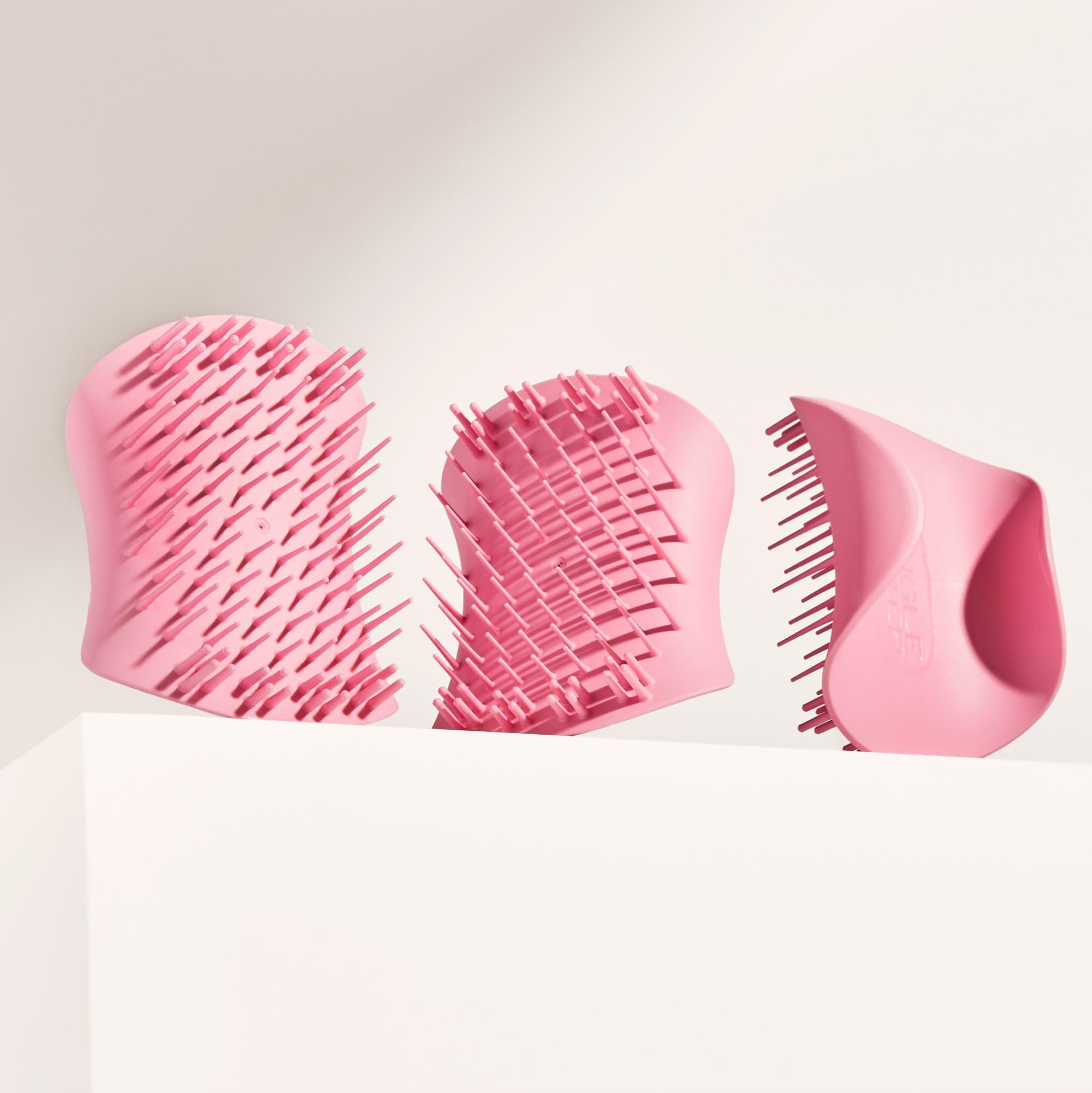 tangle-teezer-scalp-exfoliator-massager-soin-cuir-chevelu-pretty-pink image 5