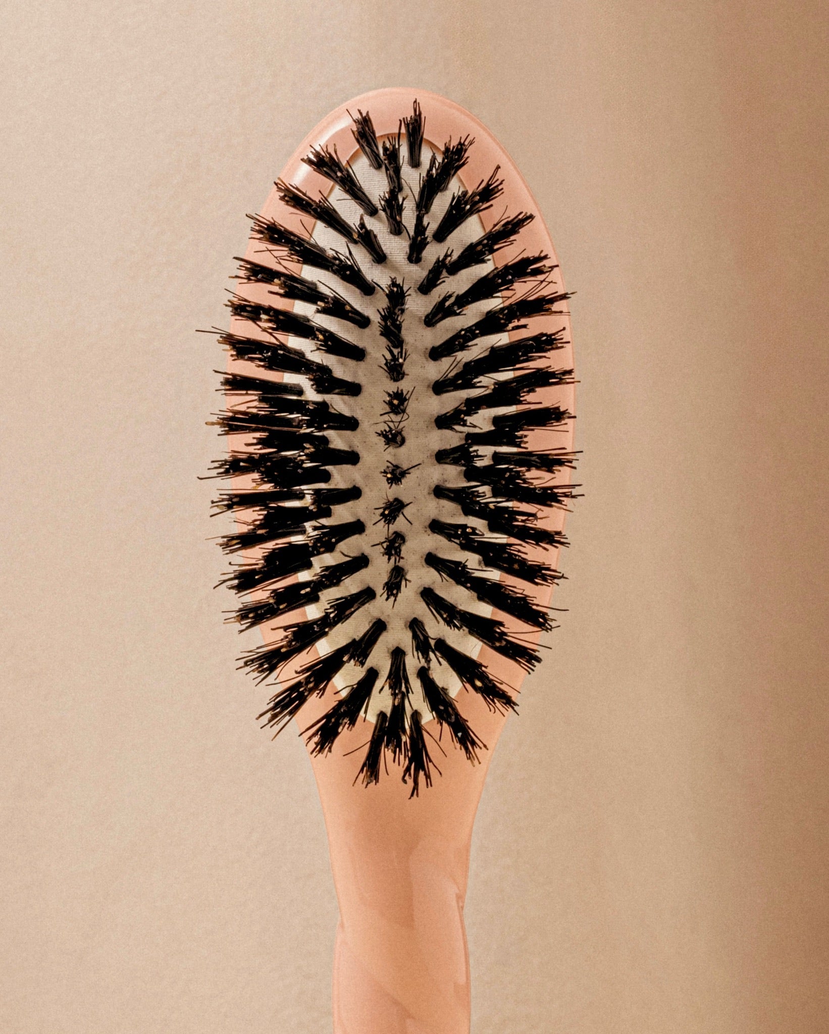 la-bonne-brosse-n-01-la-petite-brosse-brillance-soin-l-universelle-rose-poudr image 4