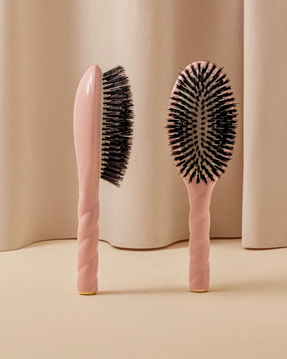 la-bonne-brosse-n-01-la-brosse-brillance-soin-l-universelle-rose-poudr image 1
