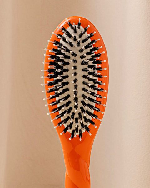 la-bonne-brosse-n-03-l-indispensable-douceur-petite-brosse-cuir-chevelu-sensible-4 image 3