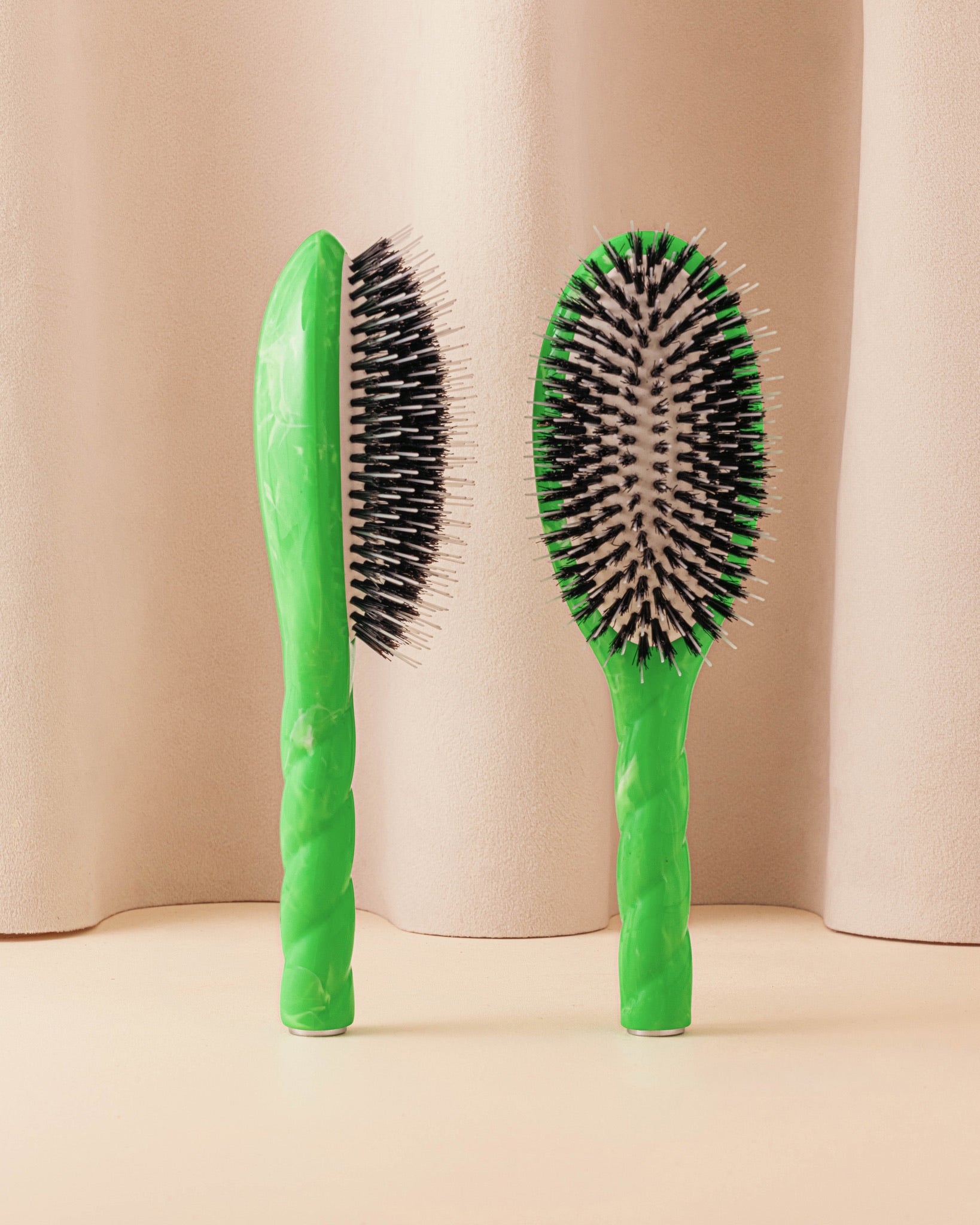 roseanna-x-la-bonne-brosse-n-02-la-brosse-d-m-lante-soin-l-indispensable-tie-dye image 1