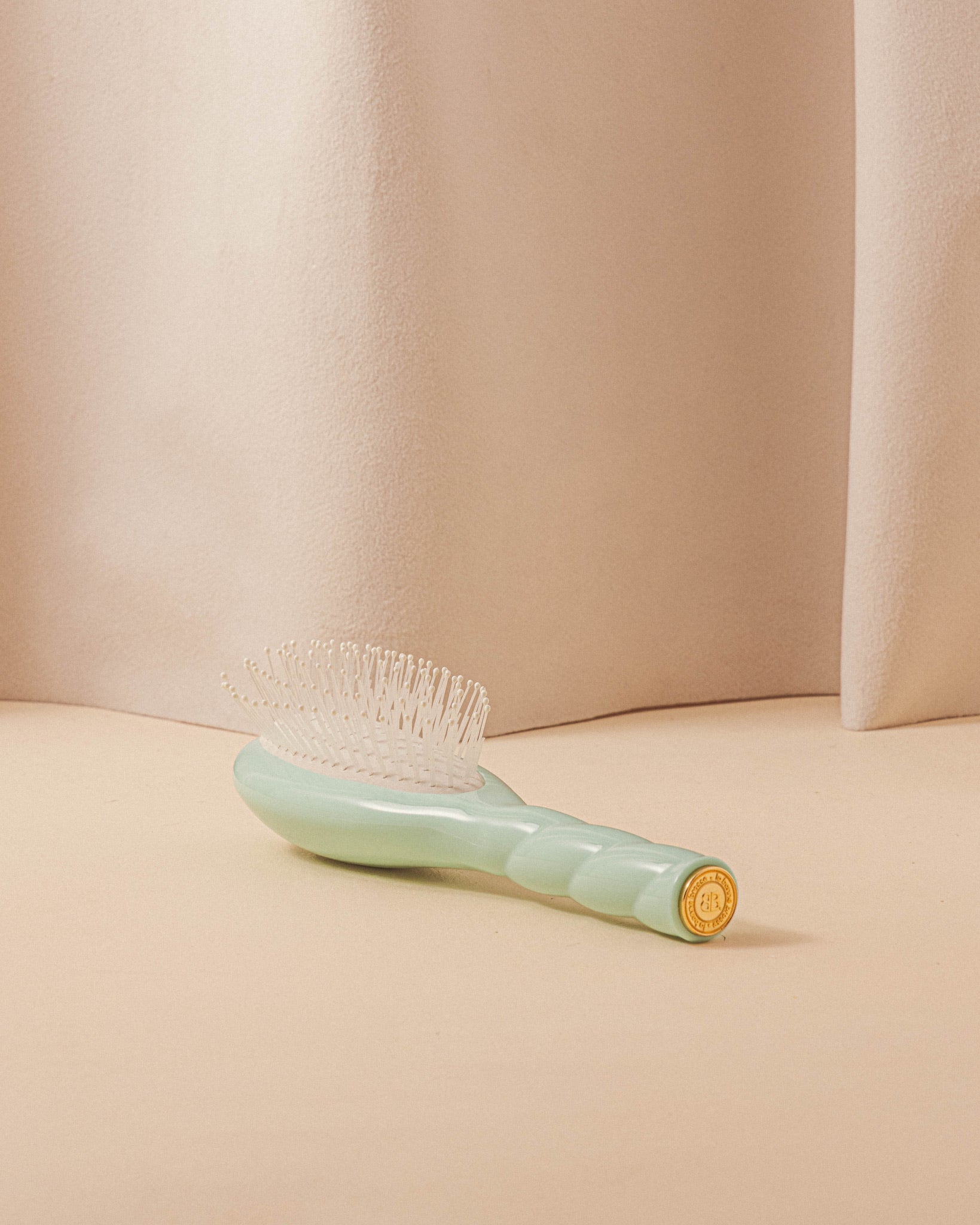 la-bonne-brosse-n-04-la-miracle-petite-brosse-d-m-lante-massante-bleu-lagon-diti image 5