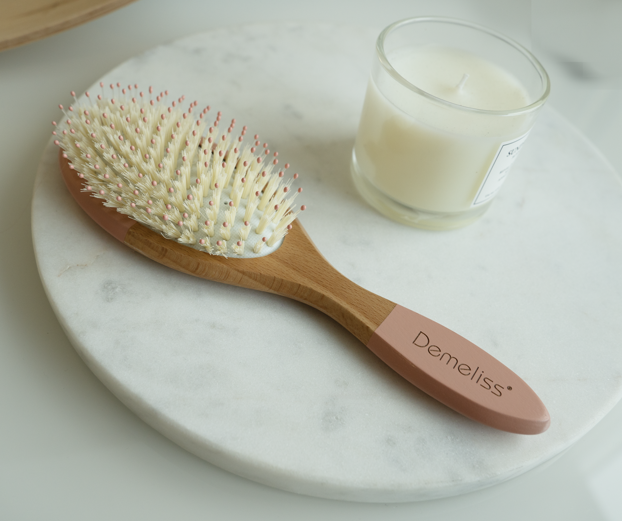 demeliss-paris-brosse-plate-demeliss-beauty-brosse-lissante image 2