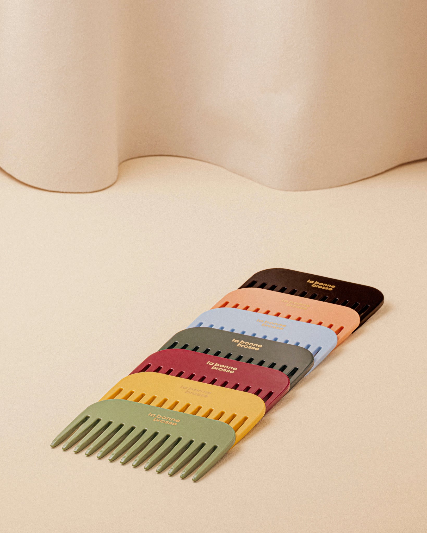 la-bonne-brosse-le-petit-peigne-large-d-m-lant-en-ac-tate image 1