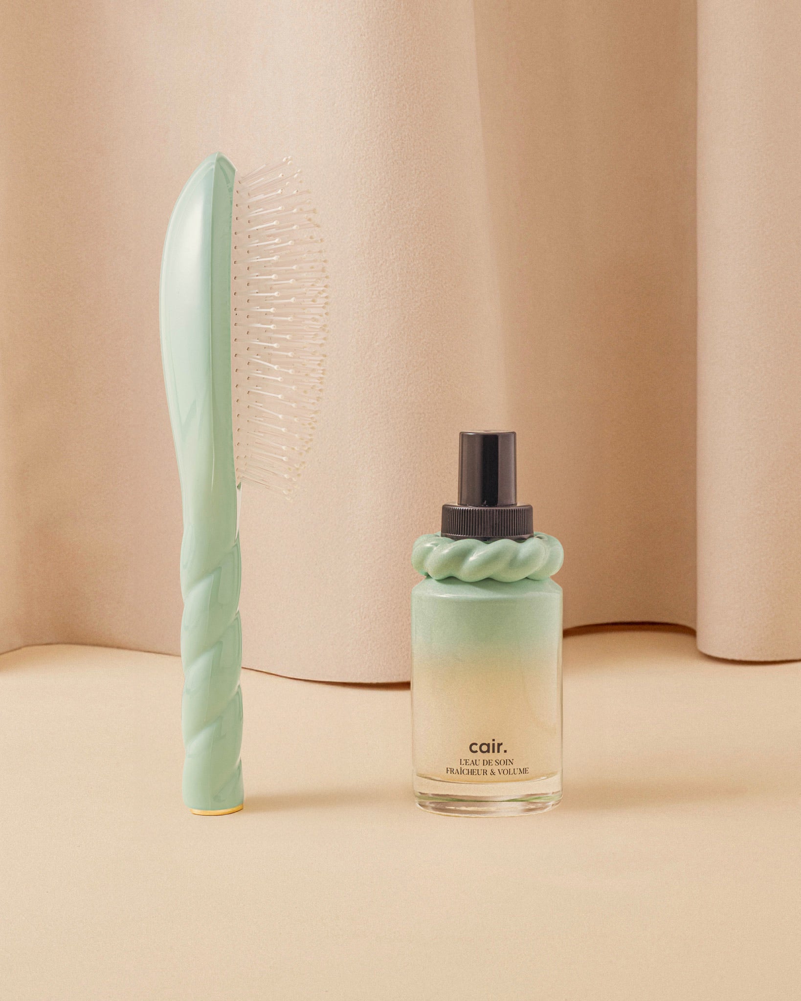 la-bonne-brosse-duo-fra-cheur-n-04-bleu-lagon-eau-de-soin-cair-purifie-et-volume image 1
