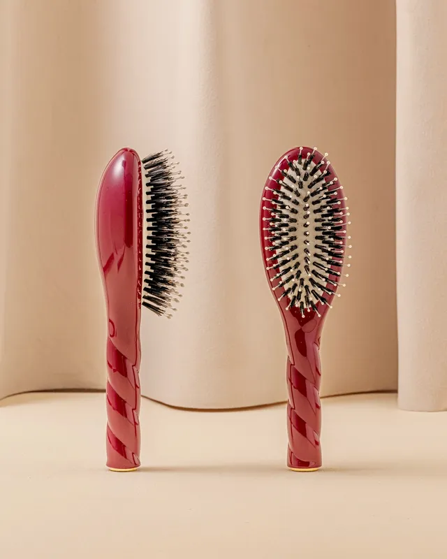 la-bonne-brosse-n-03-l-indispensable-douceur-petite-brosse-cuir-chevelu-sensible-7 image 1