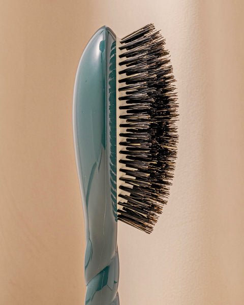 la-bonne-brosse-n-01-la-brosse-brillance-soin-l-universelle-bleu-encre image 3