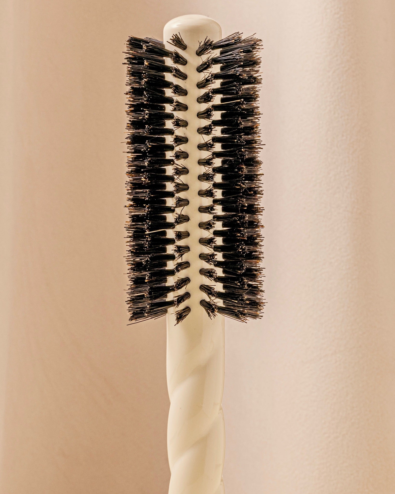 la-bonne-brosse-n-05-la-brosse-ronde-brushing-volume-style-blanc-cr-me image 1