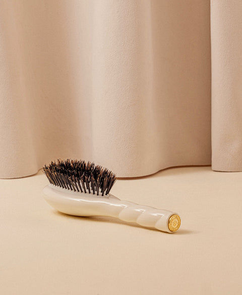 la-bonne-brosse-n-01-la-petite-brosse-brillance-soin-l-universelle-blanc-cr-me image 5