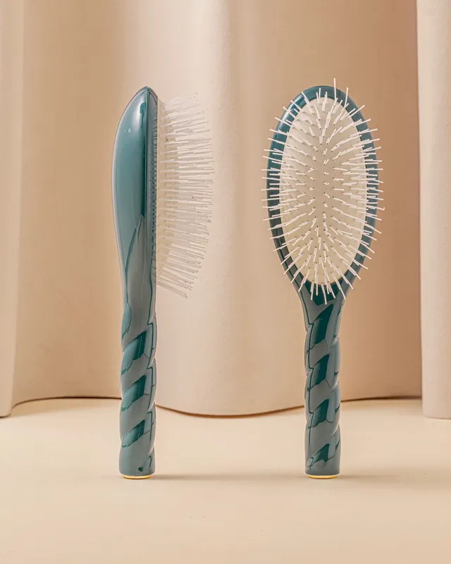 la-bonne-brosse-n-07-l-intense-brosse-d-m-lante-stimulante-grande-bleu-encre image 1
