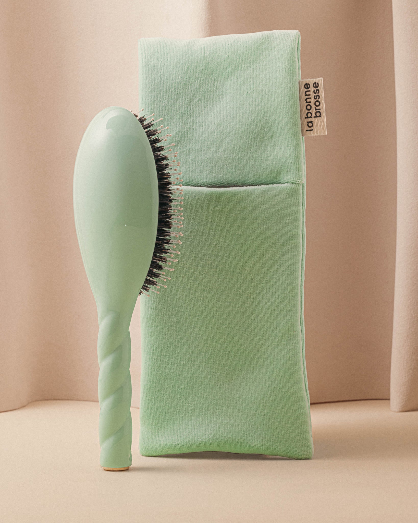 la-bonne-brosse-pochette-grande-brosse-bleu-lagon-tui-velours-et-satin image 2