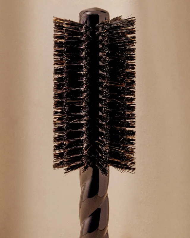 la-bonne-brosse-n-08-la-brosse-ronde-brushing-longueur-mouvement-black-dition image 1