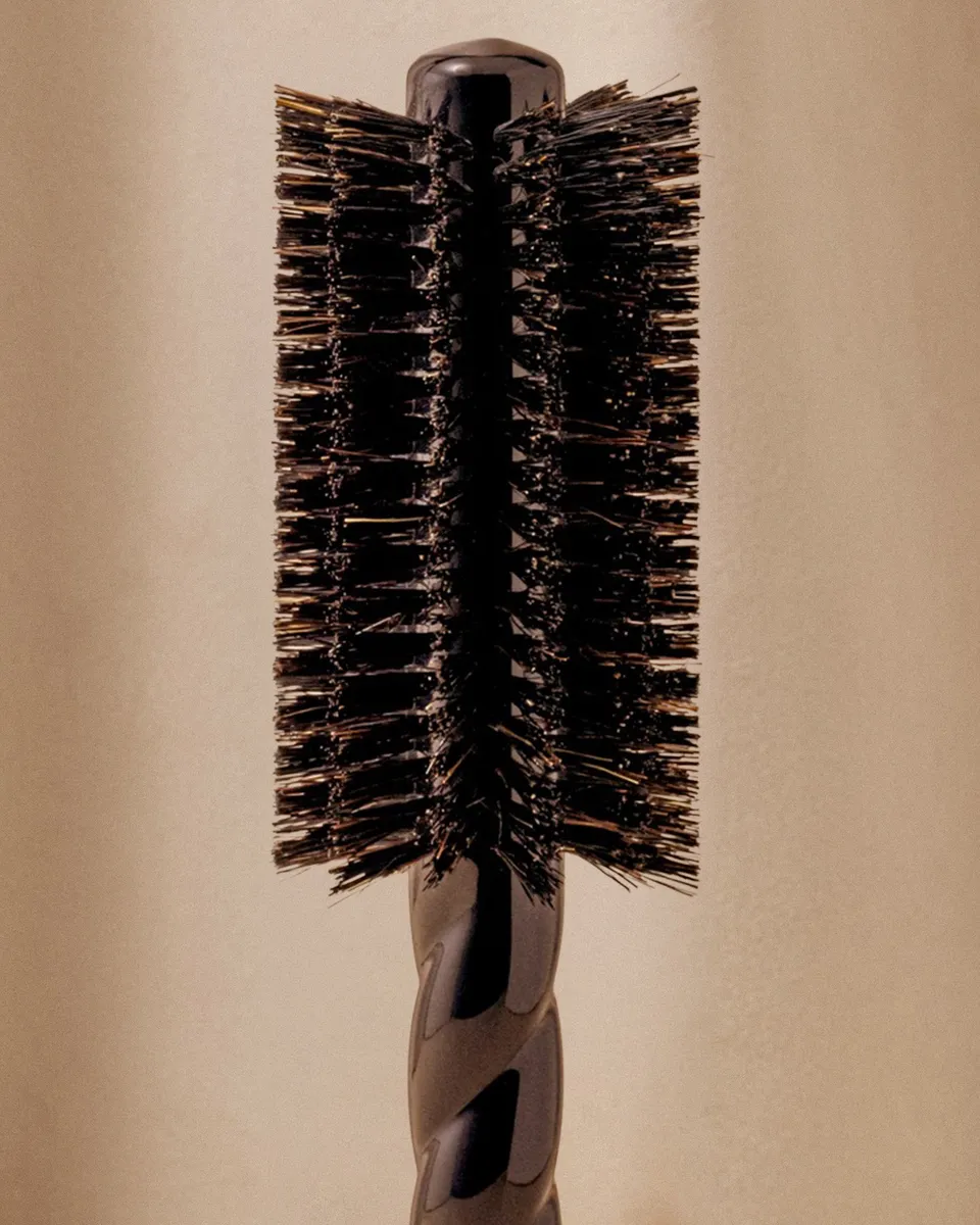 la-bonne-brosse-n-08-la-brosse-ronde-brushing-longueur-mouvement-black-dition image 1