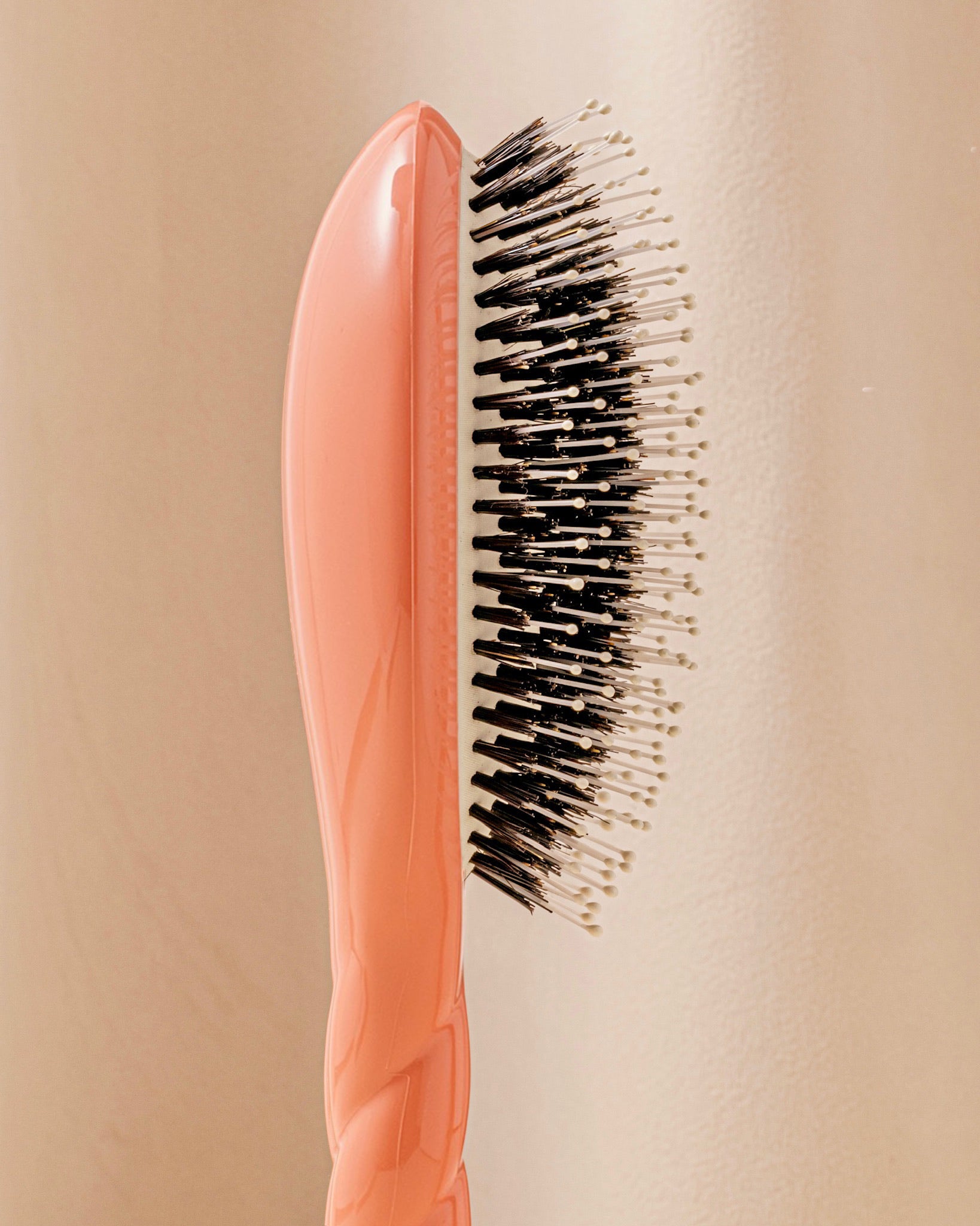 la-bonne-brosse-n-03-la-brosse-cuir-chevelu-sensible-l-indispensable-douceur-cor image 3