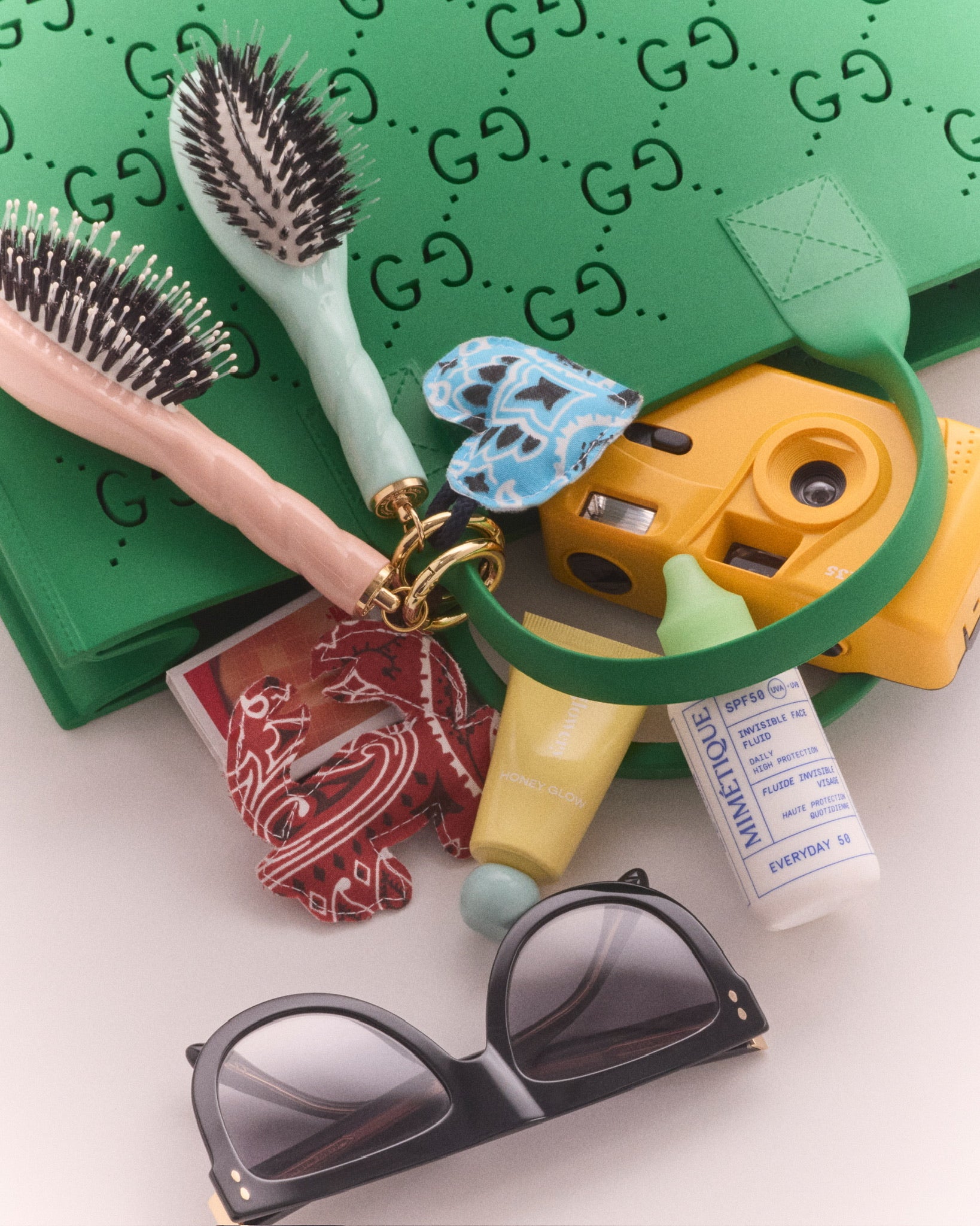 la-bonne-brosse-x-call-it-by-your-name-charm-c-ur-bleu-turquoise-accessoire-pers image 2
