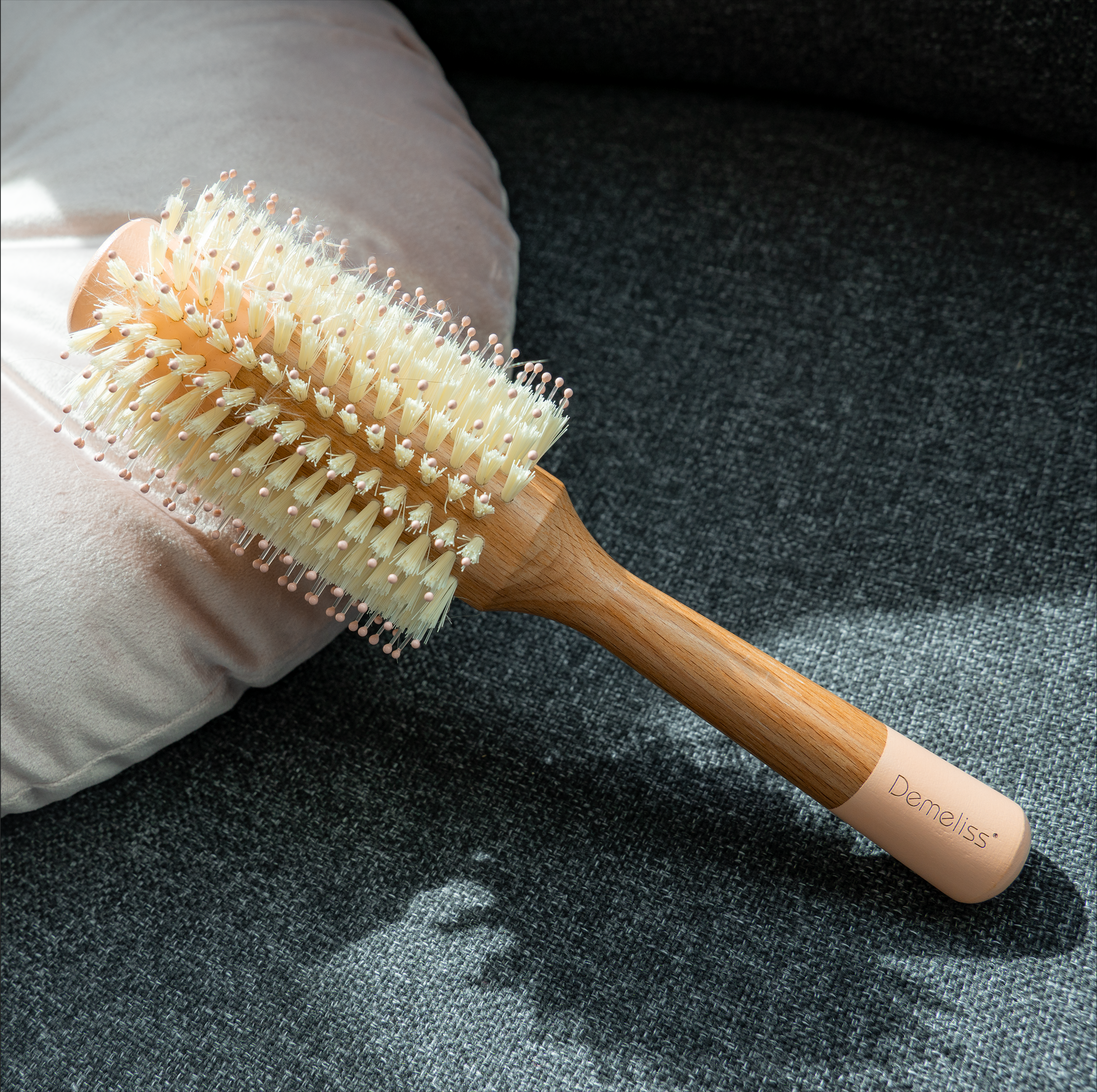 demeliss-paris-brosse-brushing-demeliss-beauty-salon-blow-brush image 4