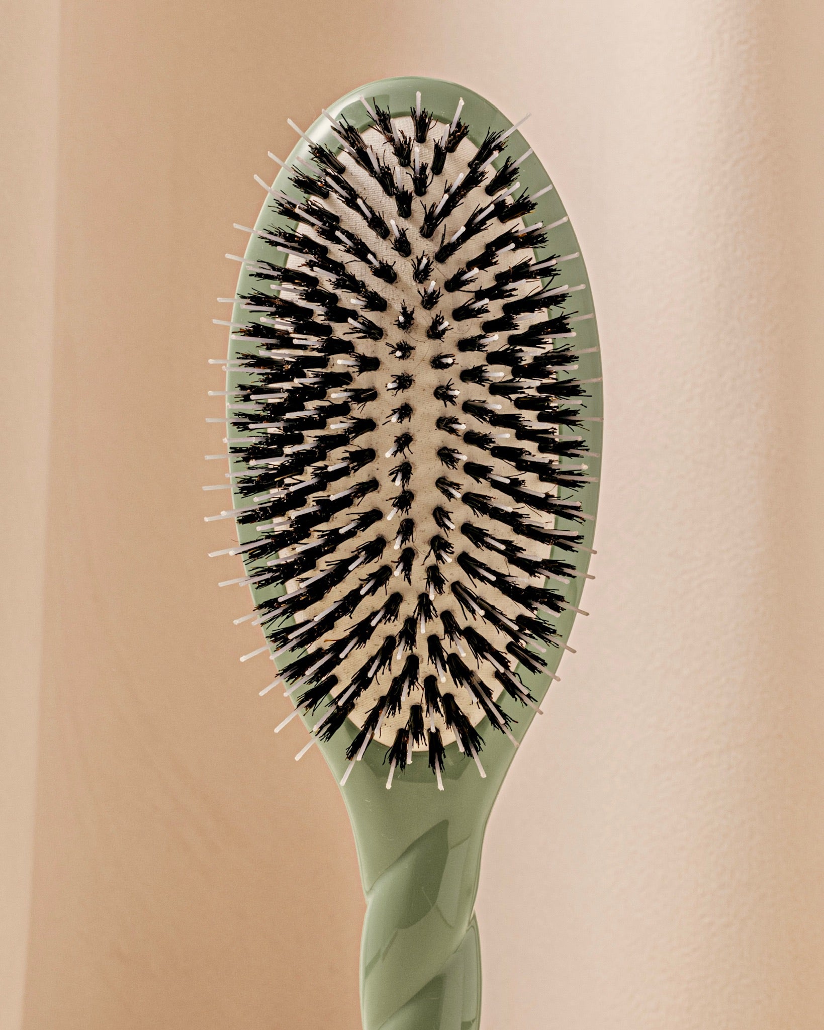 la-bonne-brosse-n-02-la-brosse-d-m-lante-soin-l-indispensable-vert-amande image 4