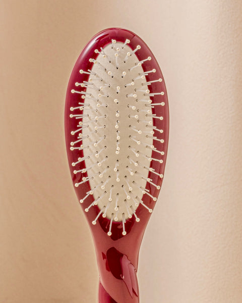 la-bonne-brosse-n-04-la-miracle-petite-brosse-d-m-lante-massante-rouge-cerise image 4