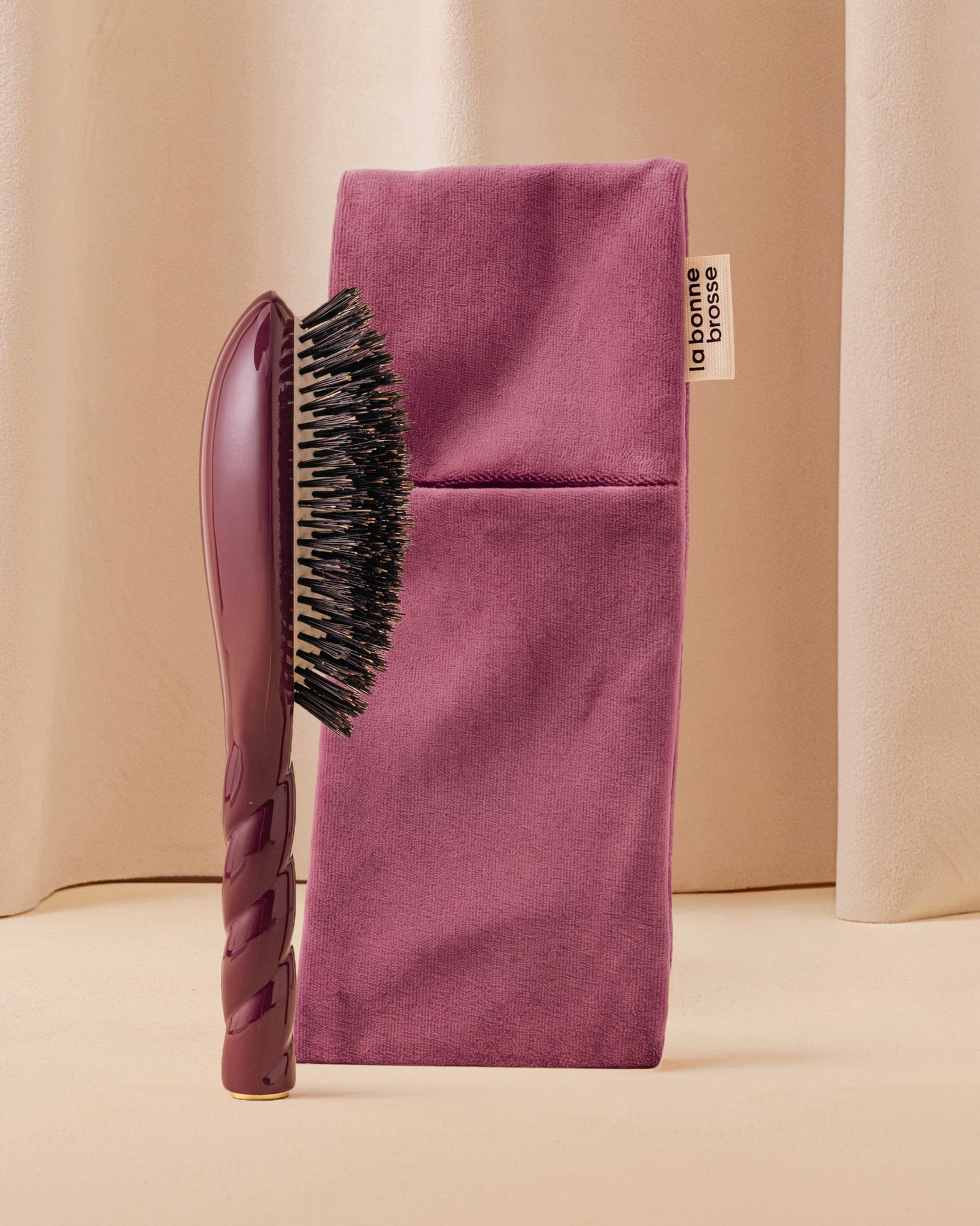 la-bonne-brosse-la-pochette-grande-brosse-pochette-velours-et-satin-aubergine image 2
