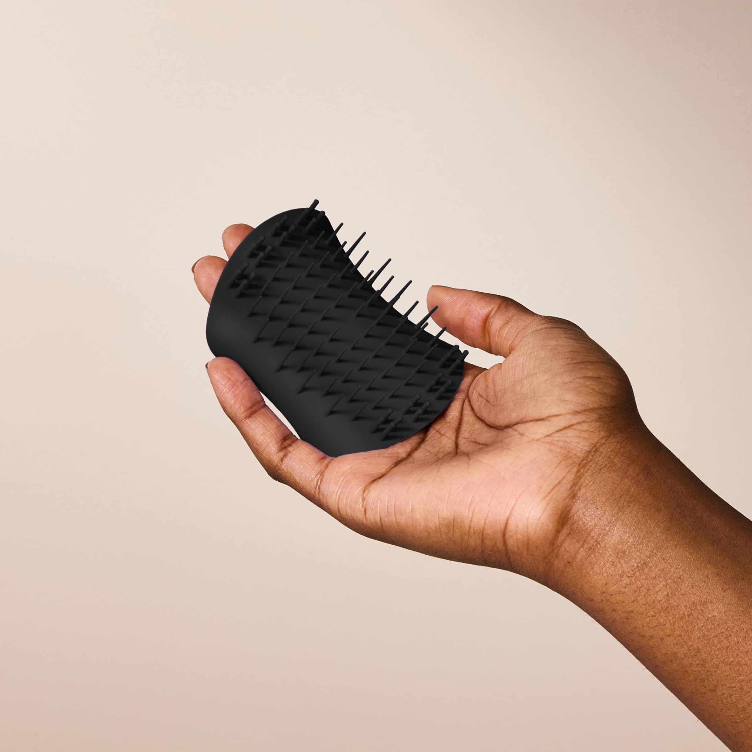tangle-teezer-scalp-exfoliator-massager-brosse-cuir-chevelu-noir-onyx image 5