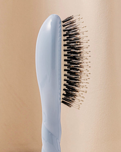 la-bonne-brosse-n-03-l-indispensable-douceur-petite-brosse-cuir-chevelu-sensible image 2