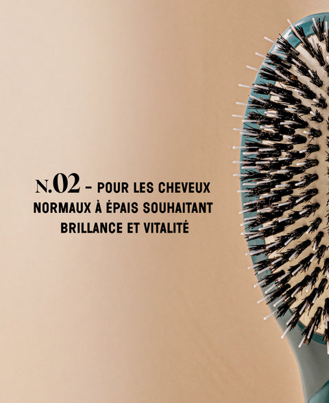 la-bonne-brosse-n-02-la-brosse-d-m-lante-soin-l-indispensable-bleu-encre-21-cm image 7
