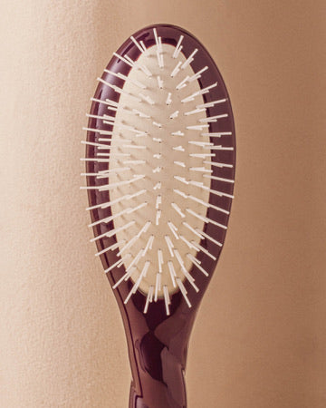 la-bonne-brosse-n-07-l-intense-petite-brosse-d-m-lante-stimulante-aubergine-diti image 4