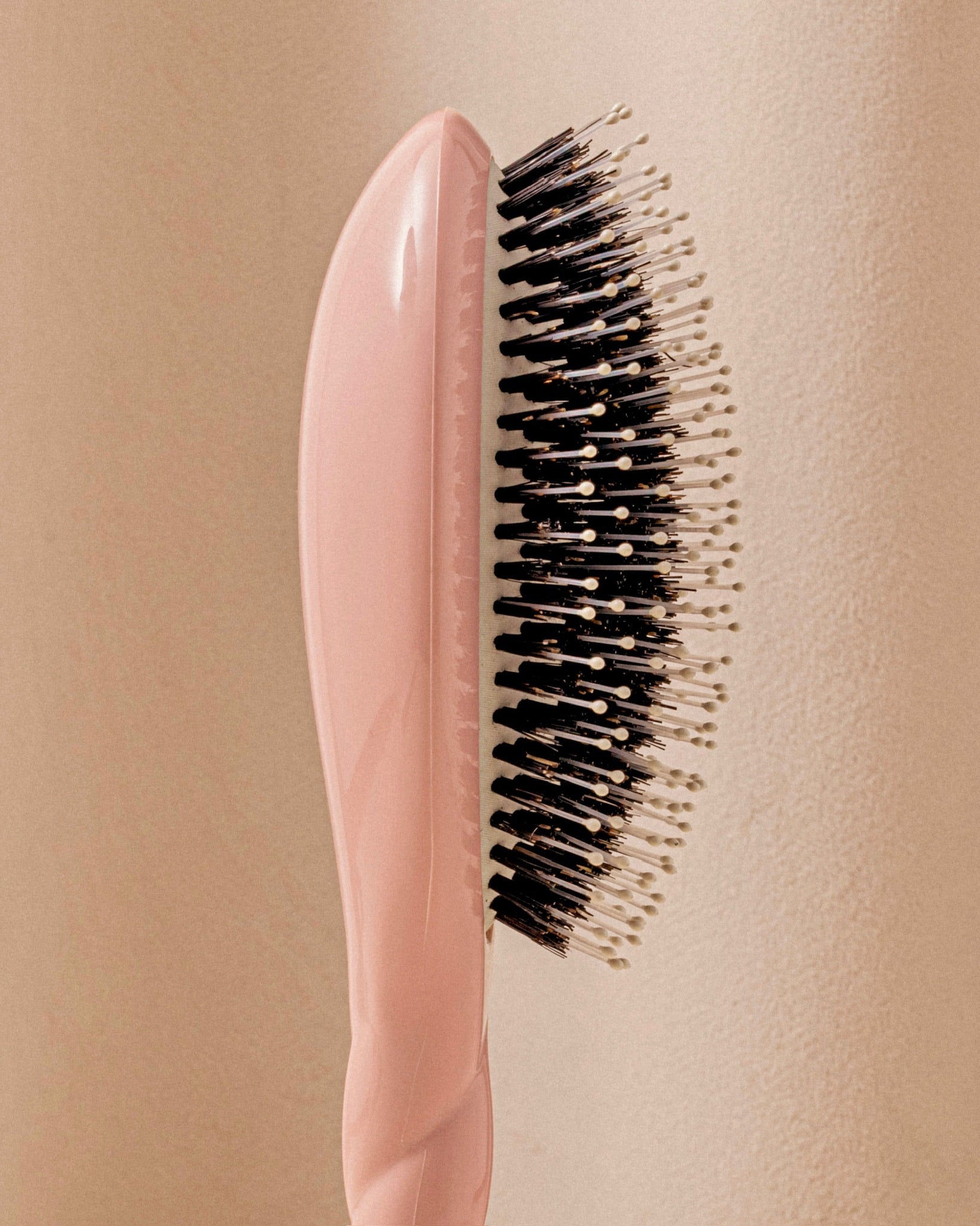 la-bonne-brosse-n-03-la-brosse-cuir-chevelu-sensible-l-indispensable-douceur-ros-2 image 3