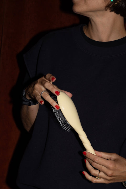 la-bonne-brosse-n-02-la-petite-brosse-d-m-lante-soin-l-indispensable-ivoire-cair image 2