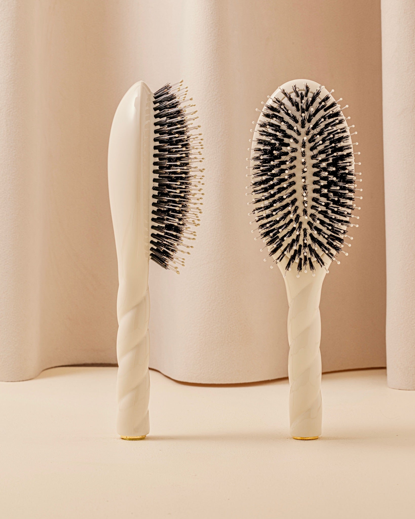 la-bonne-brosse-n-03-cuir-chevelu-sensible-l-indispensable-douceur-blanc-cr-me-g image 1