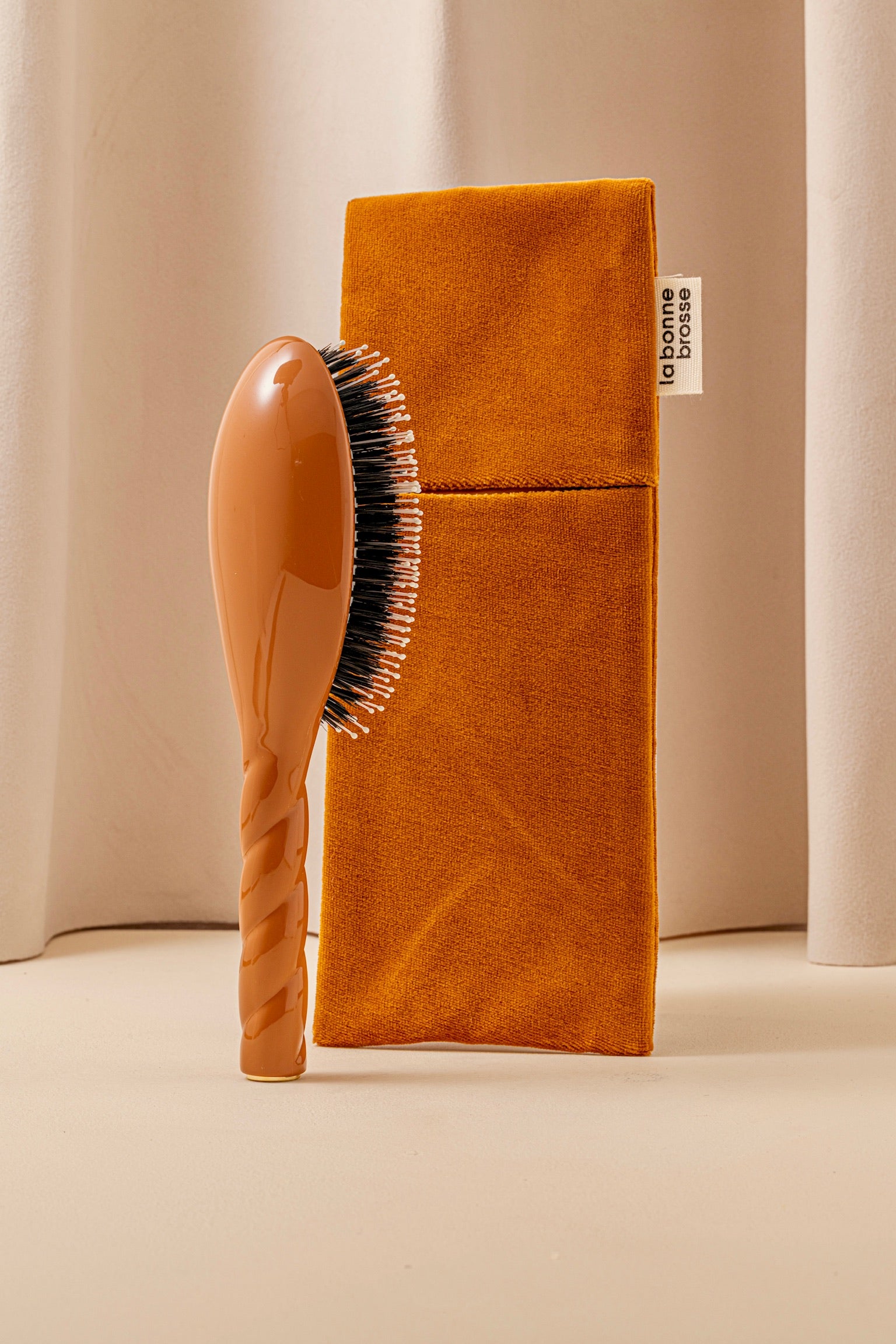 la-bonne-brosse-la-pochette-grande-brosse-terracotta image 2