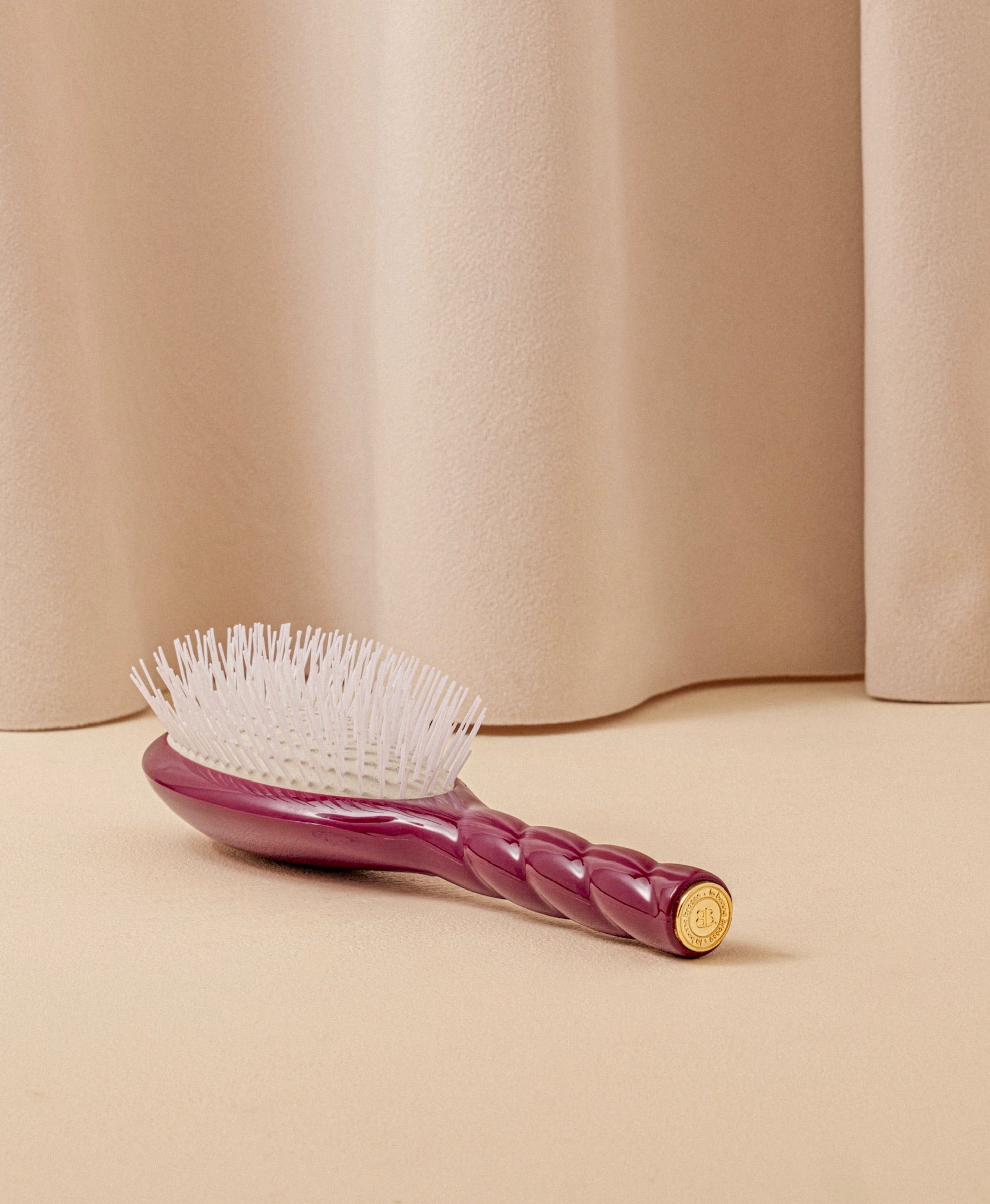 la-bonne-brosse-n-07-l-intense-brosse-d-m-lante-stimulante-grande-taille-rouge-c image 5